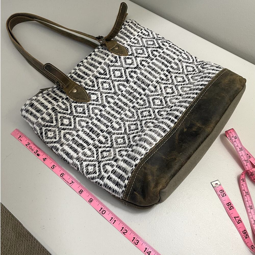 Myra Bag Leather Embroidery Shoulder Bag Tote Boho Aztec Western Brown White - Picture 15 of 16